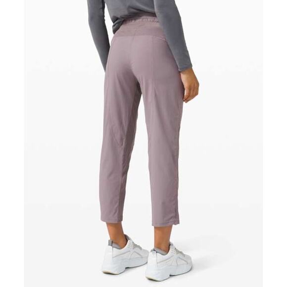Lululemon Dance Studio Crop Unlined 25 in Dusky Lavender - Picture 4 of 9